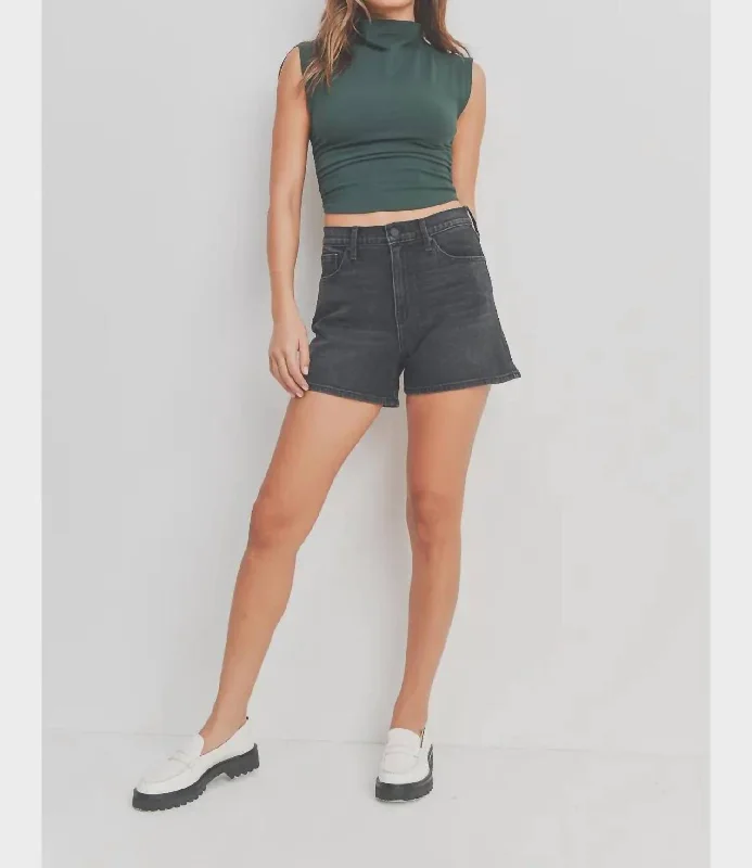 Grayson Mom Shorts In Washed Black