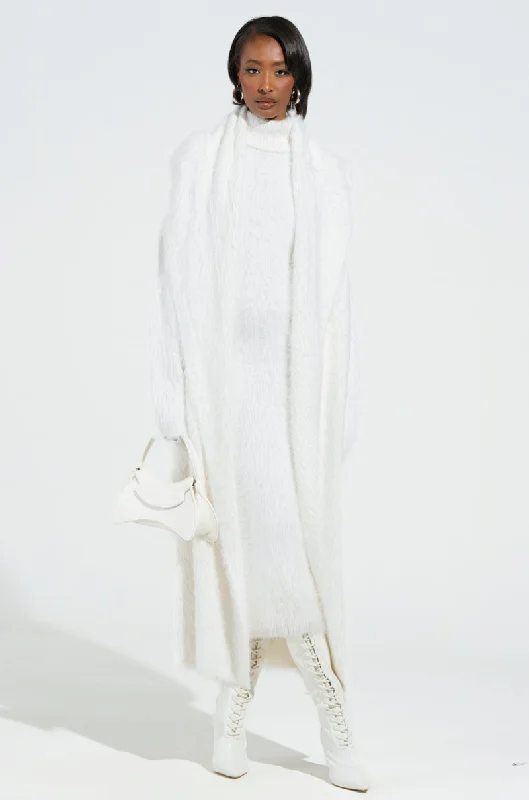 KYLIE FUZZY CARDIGAN IN WHITE