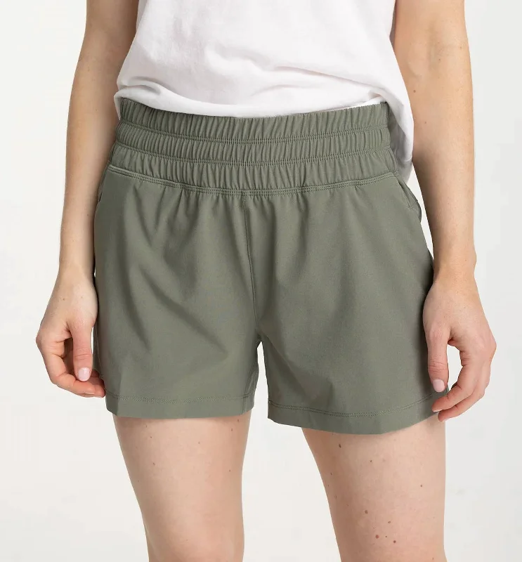 Pull-On Breeze Short In Agave Green